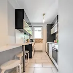 Apartment Pochyla Haven By Bookinghost *
