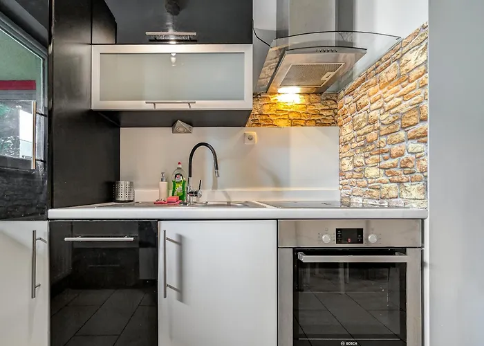 Pochyla Haven By Bookinghost Breslavia