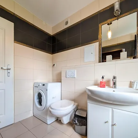 Апартаменты Pochyla Haven By Bookinghost