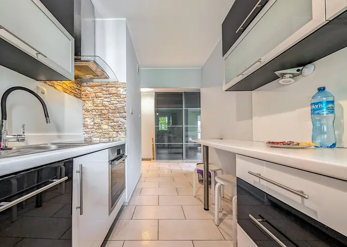 Pochyla Haven By Bookinghost